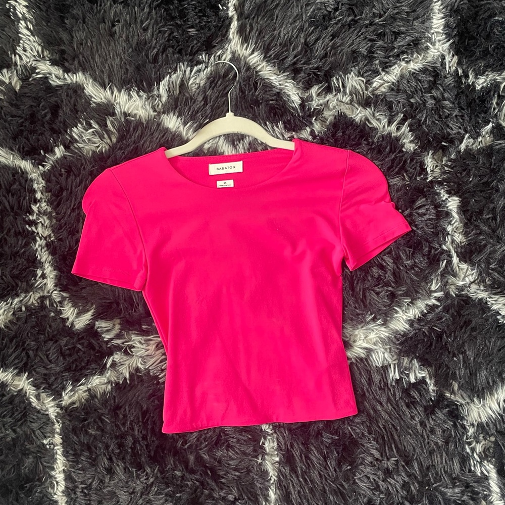 Perfect-Fit Short Sleeve Pink Top by Aritzia’s Babaton XS